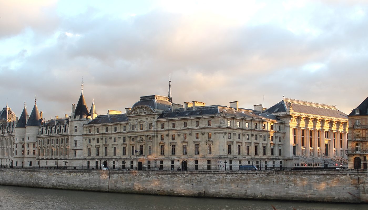 La Cour de cassation et la Conciergerie, quai de l'Horloge à Paris